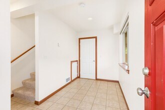 9007 18th Ave SW in Seattle, WA - Building Photo - Building Photo