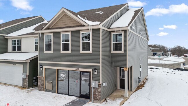 5126 Stable View Dr