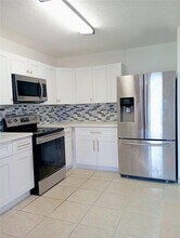 2531 W 60th Pl in Hialeah, FL - Building Photo - Building Photo