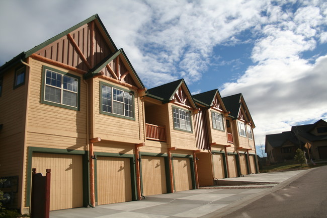 Ridgepoint At Hiwan Condos in Evergreen, CO - Building Photo - Building Photo