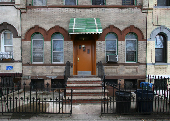 316 Suydam St in Brooklyn, NY - Building Photo - Building Photo