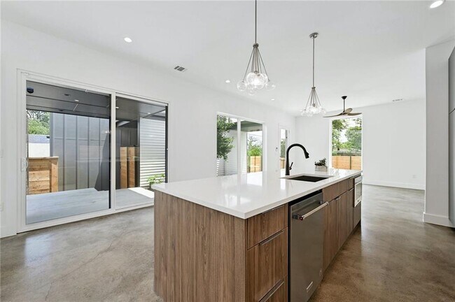 3302 Denver Ave in Austin, TX - Building Photo - Building Photo