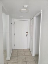 488 NW 165th St in Miami, FL - Building Photo - Building Photo