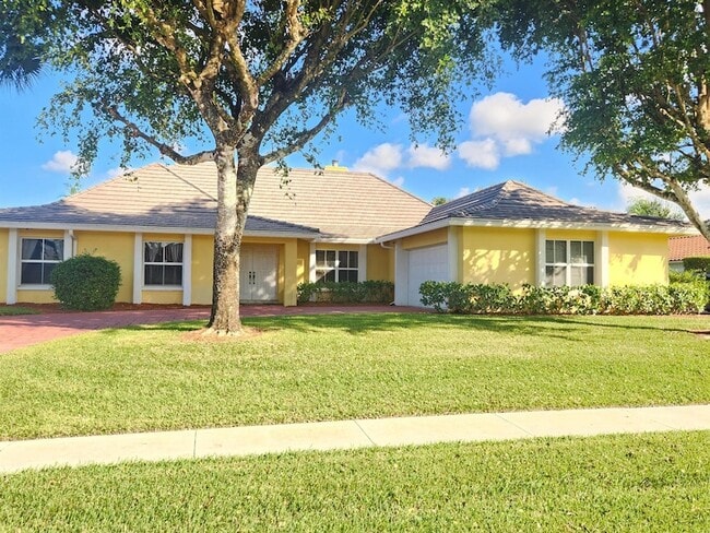 2099 Greenview Cove Dr in Wellington, FL - Building Photo - Building Photo