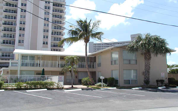 Sunset Gardens Apartments in Pompano Beach, FL - Building Photo - Building Photo