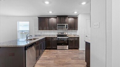 11737 Davalos Ln in San Antonio, TX - Building Photo - Building Photo