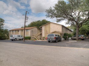 509 Cedar Dr-Unit -206 in Georgetown, TX - Building Photo - Building Photo