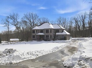 5132 Pocono Park in Swiftwater, PA - Building Photo - Building Photo