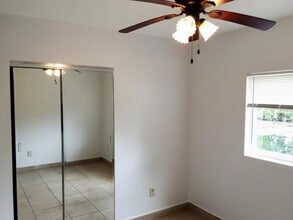 3680 N 56th Ave, Unit 812 in Hollywood, FL - Foto de edificio - Building Photo