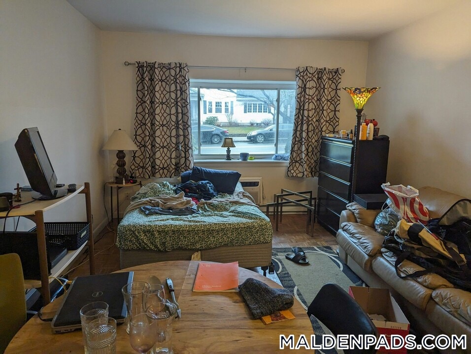 525 Highland Ave in Malden, MA - Building Photo