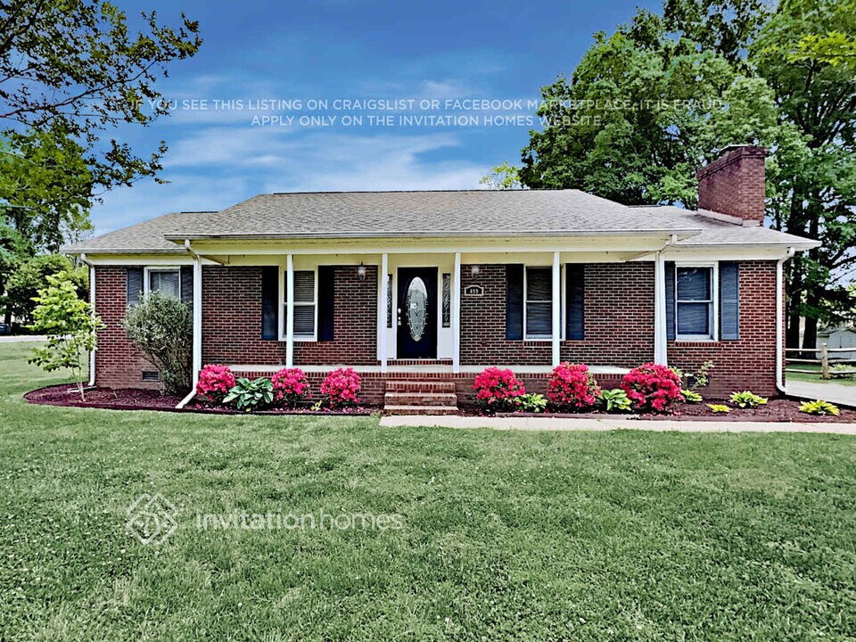 499 Kingfield Dr SW in Concord, NC - Building Photo