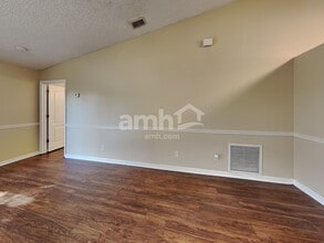 632 Delmonico St NE in Palm Bay, FL - Foto de edificio - Building Photo