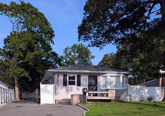 property at 139 Pine Neck Ave