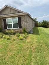 1708 Village Creek Ln in Denton, TX - Foto de edificio - Building Photo