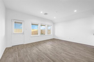 2011 Woodlark Way in Sealy, TX - Building Photo - Building Photo