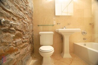 340 E 18th St, Unit LA in New York, NY - Foto de edificio - Building Photo