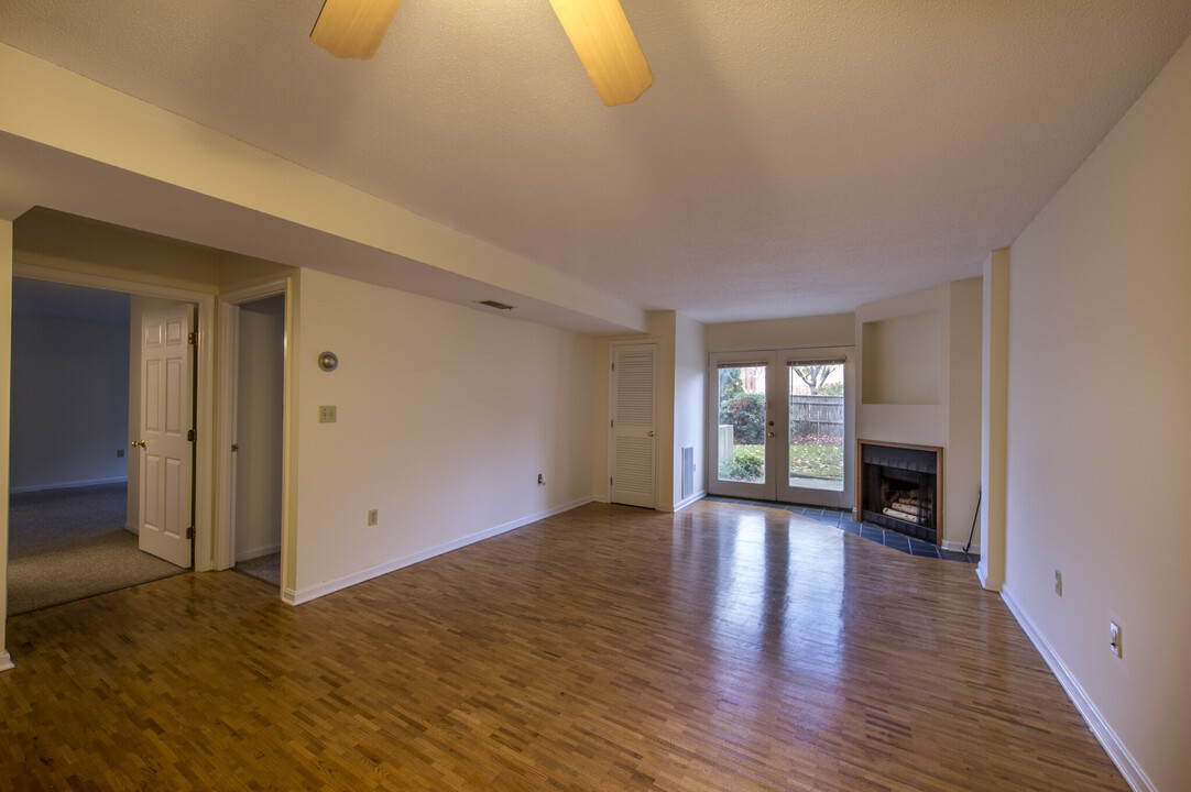 325 Franklin St, Unit 308 in Cambridge, MA - Building Photo