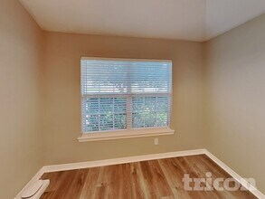 715 Pequin Rd in Crosby, TX - Building Photo - Building Photo