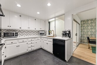 3500 W Manchester Blvd in Inglewood, CA - Building Photo - Building Photo