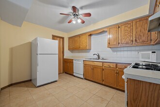 2291 Bicentennial Ave in Crest Hill, IL - Building Photo - Building Photo