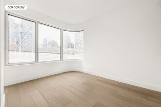 208 Delancey St in New York, NY - Building Photo - Building Photo