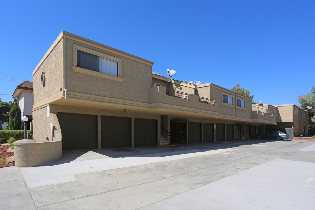 7891 Stark Dr. in Huntington Beach, CA - Building Photo