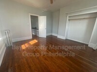 435 E Walnut Ln photo'