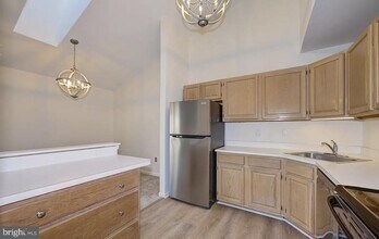 33 Eraser Rd in Moorestown, NJ - Building Photo - Building Photo