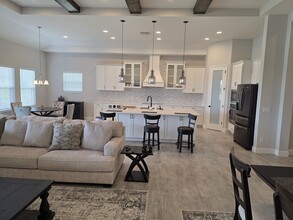 10989 Rustic Timber Lp in San Antonio, FL - Building Photo - Building Photo