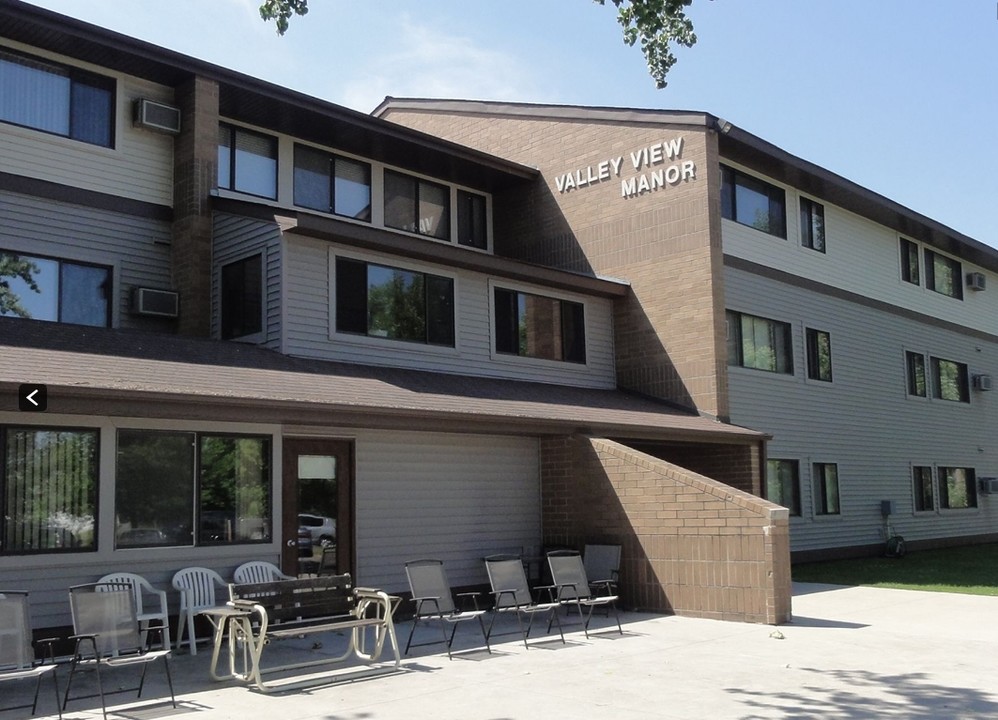 Valley View Manor in Ada, MN - Building Photo