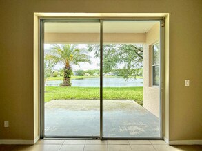 12859 Enclave Dr in Orlando, FL - Foto de edificio - Building Photo