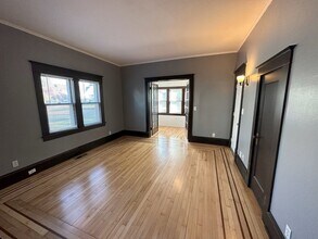 1081 13th Ave SE in Minneapolis, MN - Building Photo - Building Photo