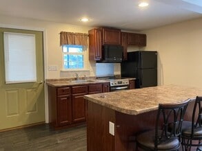 24 Village St, Unit apt 3 in Lisbon, ME - Building Photo - Building Photo