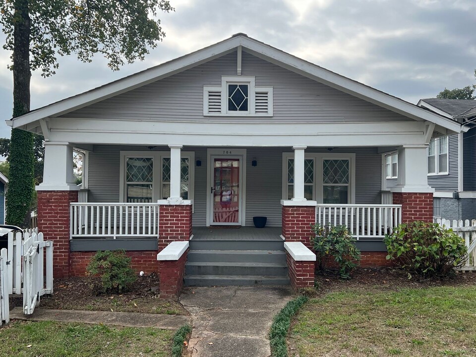 704 Barton Ave in Chattanooga, TN - Building Photo