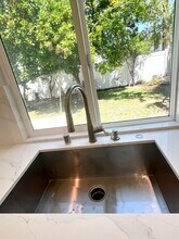 18245 Valley Vista Blvd in Tarzana, CA - Building Photo - Building Photo