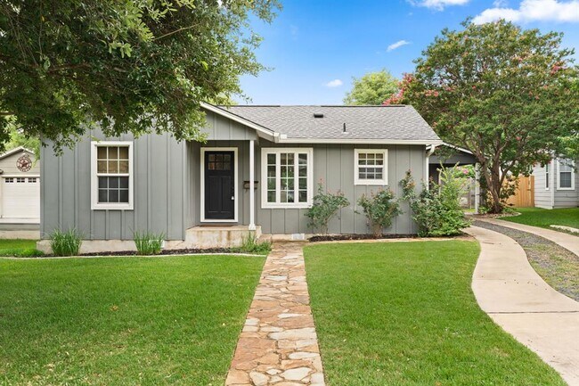 property at 5212 Valley Oak Dr