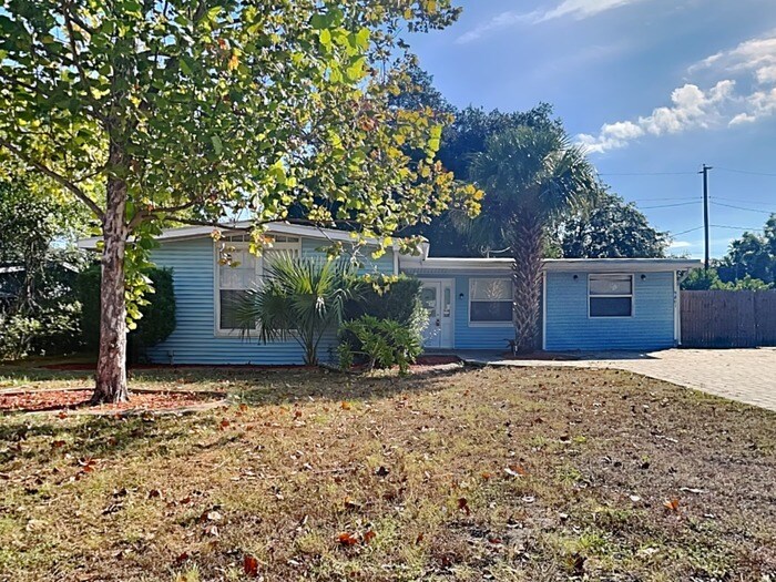 9801 N 55th St in Tampa, FL - Building Photo