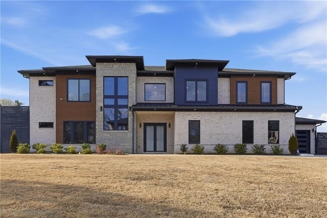 property at 556 Versailles Dr