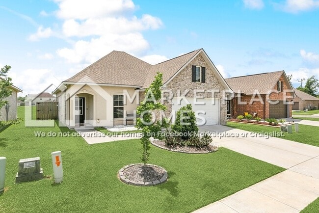 39073 Honorable Oaks Ave in Gonzales, LA - Building Photo - Building Photo