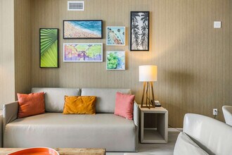 4111 S Ocean Dr in Hollywood, FL - Building Photo - Building Photo