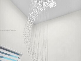 10250 NW 76th Terrace in Doral, FL - Building Photo