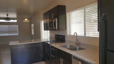 2862 N Tyndall Ave in Tucson, AZ - Building Photo - Building Photo