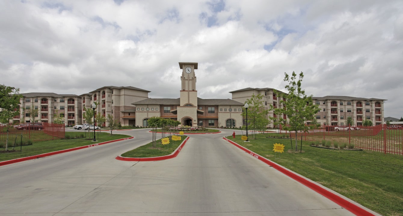 Amelia Parc in Fort Worth, TX - Foto de edificio