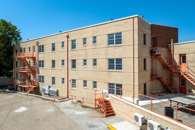 Grandview Apartments in Wichita, KS - Foto de edificio - Building Photo