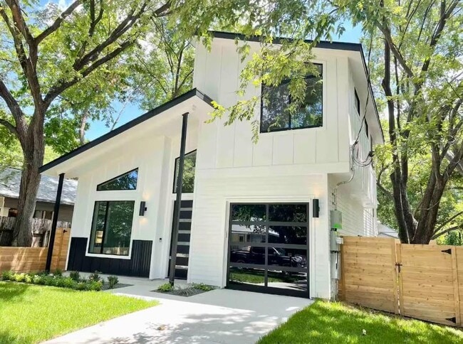 property at 2009 Canterbury St