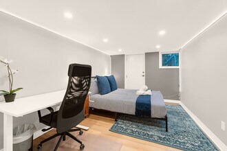 31 Granby St, Unit SI ID1403772P in Toronto, ON - Building Photo - Building Photo