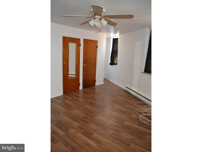 806 E Passyunk Ave-Unit -2 in Philadelphia, PA - Foto de edificio - Building Photo