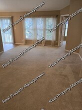 1077 Wildwood Ln in Schererville, IN - Building Photo - Building Photo