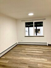 1021 Turpin St in Anchorage, AK - Building Photo - Building Photo