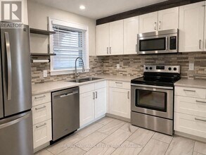 86 Gilchrist Ave in Ottawa, ON - Building Photo - Building Photo